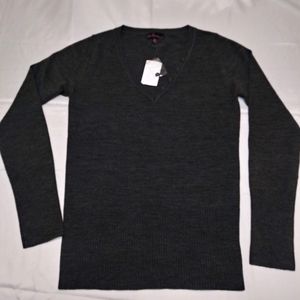 takeout Long Sleeve V-neck Sweater
